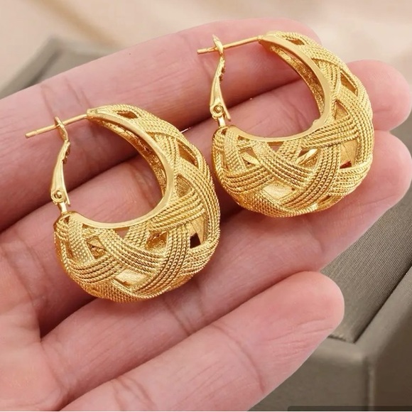 New Huggies Hoop Earrings earrings, Hoop Earrings, Hoop Earrings, Statement Hoop - Picture 2 of 9